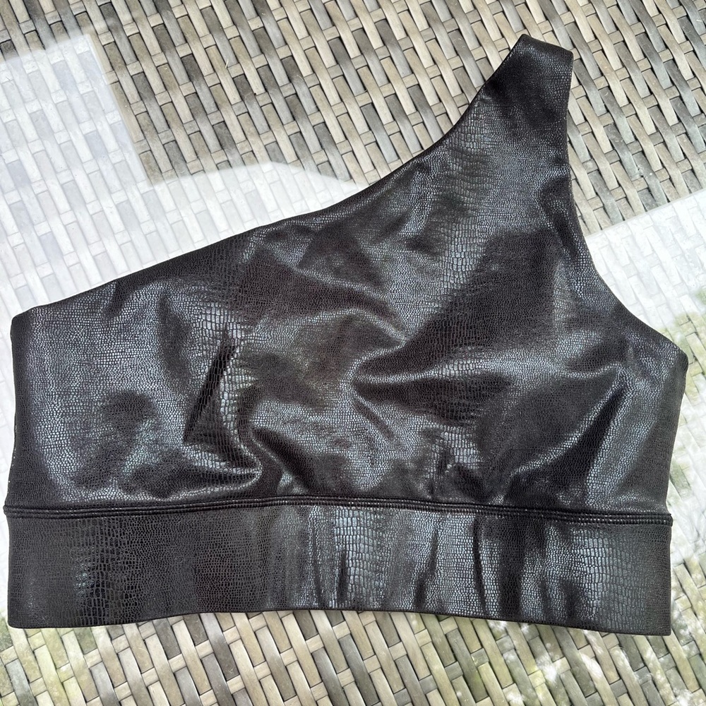 NWOT ETHOS Faux Snakeskin Active Top